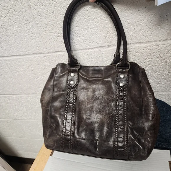 Frye Melissa tote bag in dark brown leather. - Picture 11 of 12
